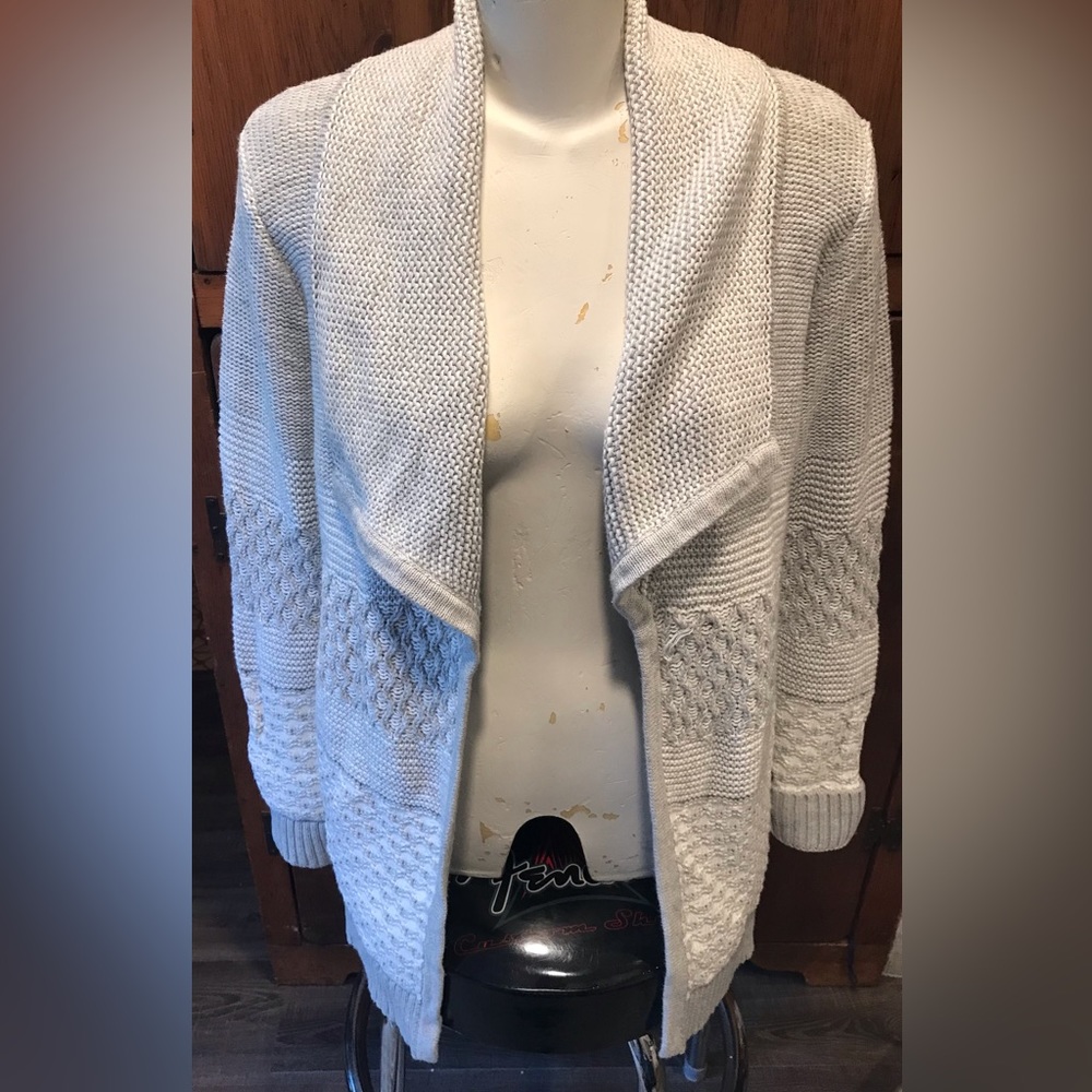 GAP Grey Sweater/Shrug - Size Medium - Picture 1 of 6